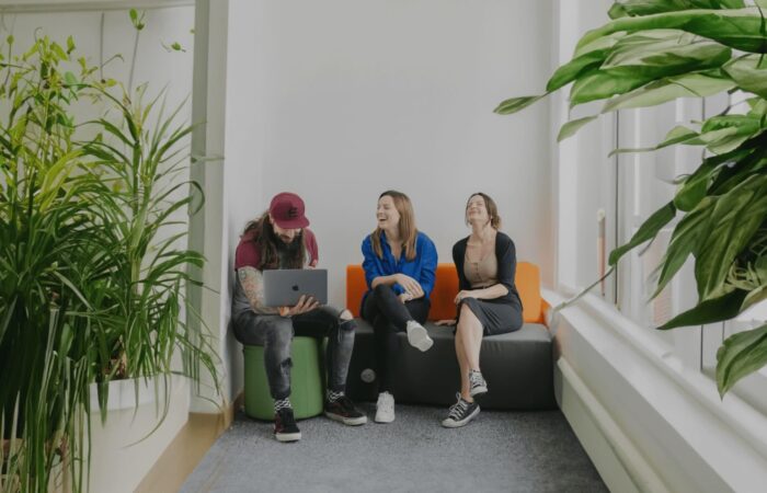 what to look for in a social media firm