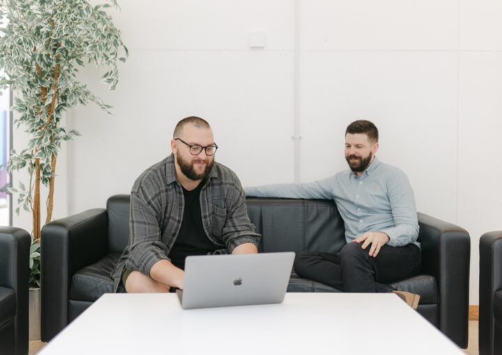 social media marketing services - giraffe social